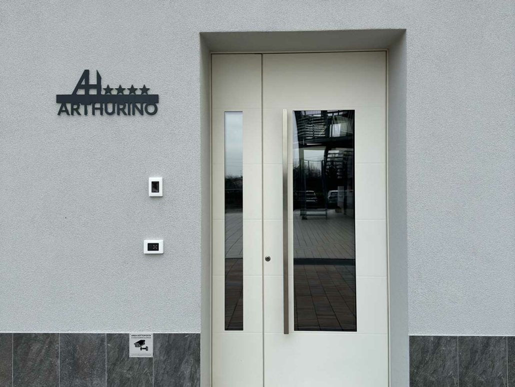 arthurino-hotel-solignano-modena-nuovo-entrata