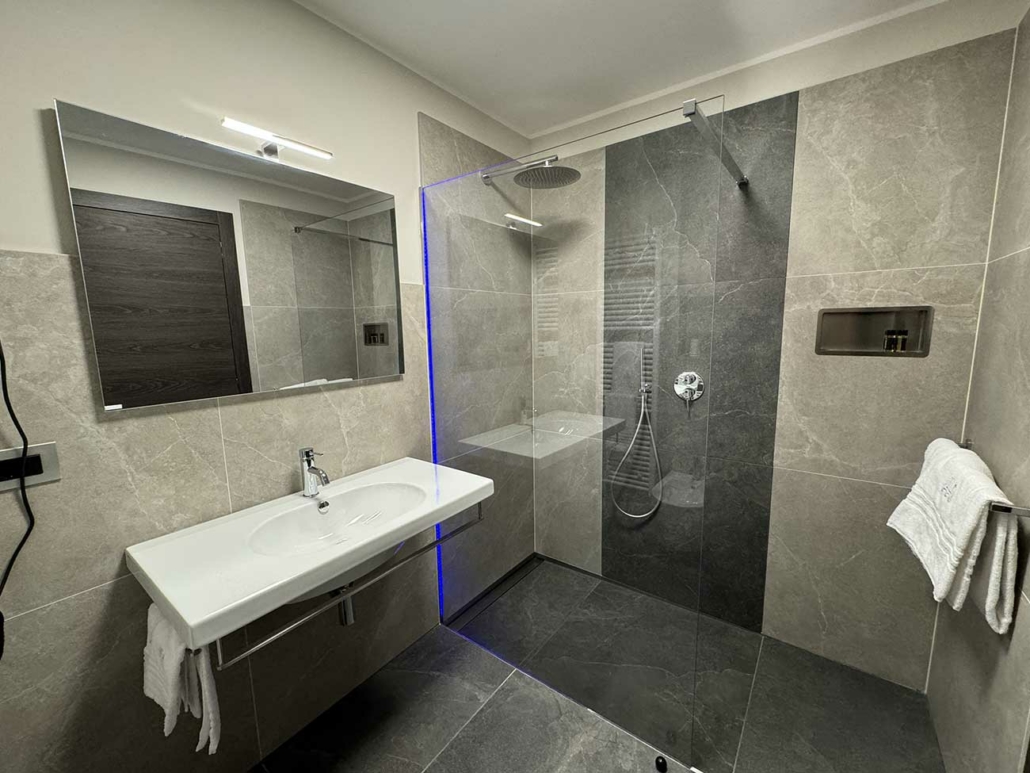 arthurino-hotel-solignano-nuovo-bagni-nuovi